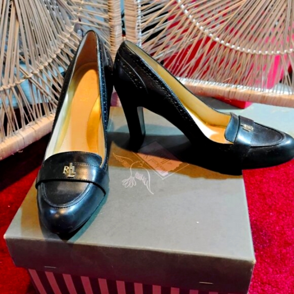 Ralph Lauren Lauren pumps preppy emblem